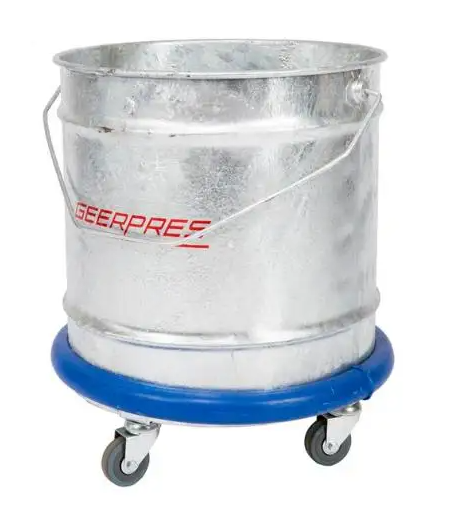 [MJP4] Geerpres Econo Bumper Bucket on Castors